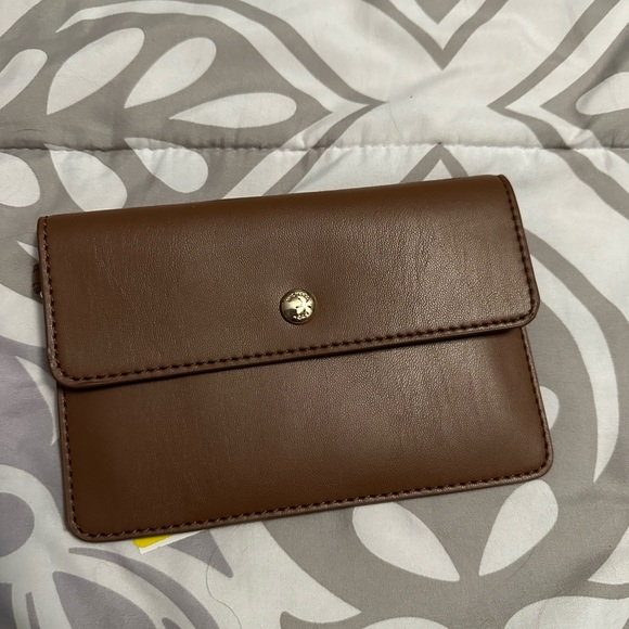 Michael Kors Handbags - Michael Kors Wallet/Clutch